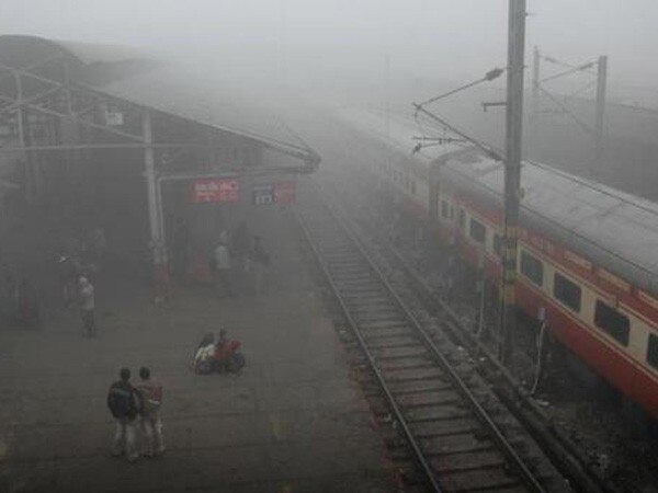 Fog continues to hit train services in North India Fog continues to hit train services in North India