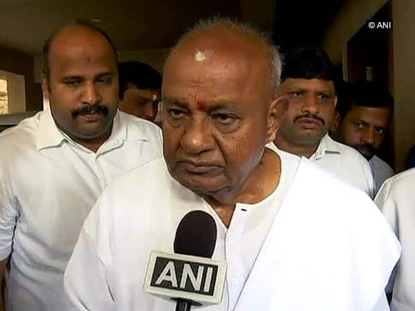No problem with Mayawati or Mamata Banerjee as PM candidate: Deve Gowda No problem with Mayawati or Mamata Banerjee as PM candidate: Deve Gowda