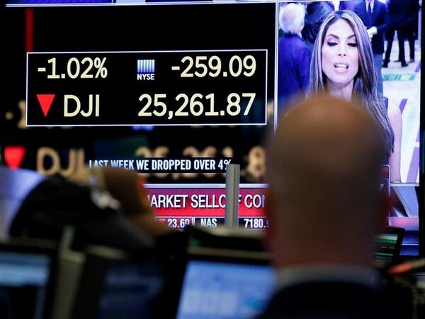 Dow tumbles more than 1000 points Dow tumbles more than 1000 points