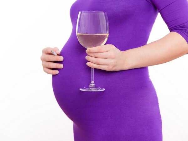 Younger mothers more likely to engage in risky drinking: Study Younger mothers more likely to engage in risky drinking: Study