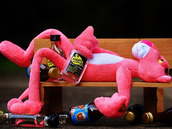 Turns out, booze puts teens at insomnia risk Turns out, booze puts teens at insomnia risk