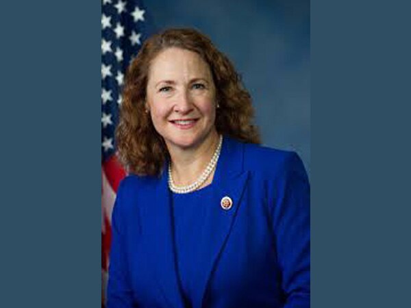 Former US Representative Esty denies seeking re-election Former US Representative Esty denies seeking re-election