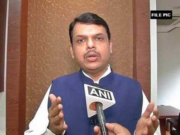 Fadnavis reviews state ongoing development projects in 'war-room' Fadnavis reviews state ongoing development projects in 'war-room'