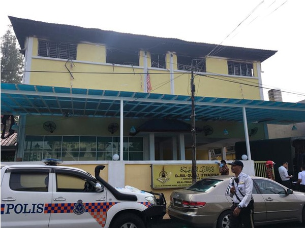 Fire kills 25 at religious school in Kuala Lumpur Fire kills 25 at religious school in Kuala Lumpur