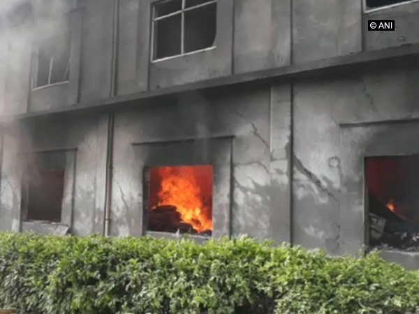 Major fire breaks out in Ludhiana factory, 100 fire tenders used Major fire breaks out in Ludhiana factory, 100 fire tenders used