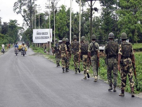 Centre to withdraw troops from Darjeeling Centre to withdraw troops from Darjeeling