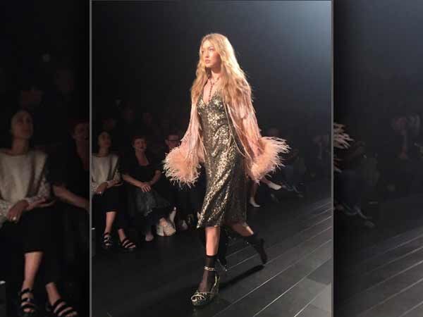 Despite losing shoe, Gigi Hadid walks NYFW runway like a boss  Despite losing shoe, Gigi Hadid walks NYFW runway like a boss