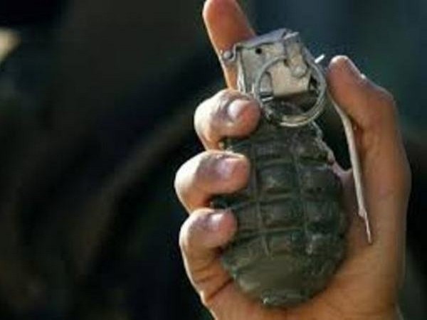 J-K: Terrorists hurl grenade at CRPF post J-K: Terrorists hurl grenade at CRPF post