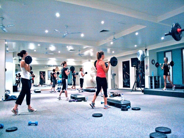 Here's why you should stop flying solo at gym Here's why you should stop flying solo at gym