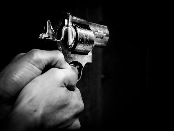 Woman shot by unidentified man in Delhi Woman shot by unidentified man in Delhi Woman shot by unidentified man in Delhi