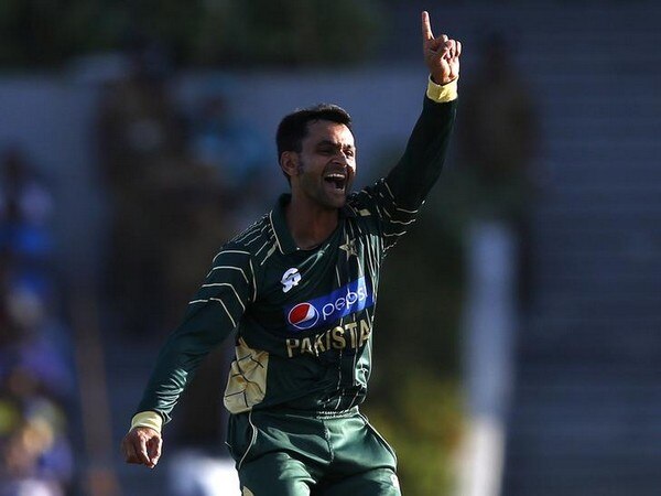 Hafeez to resume bowling following green-light from ICC Hafeez to resume bowling following green-light from ICC