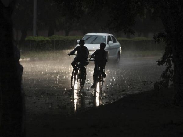 Andhra Pradesh: 4 killed, 30 injured due to rain, hailstorm Andhra Pradesh: 4 killed, 30 injured due to rain, hailstorm