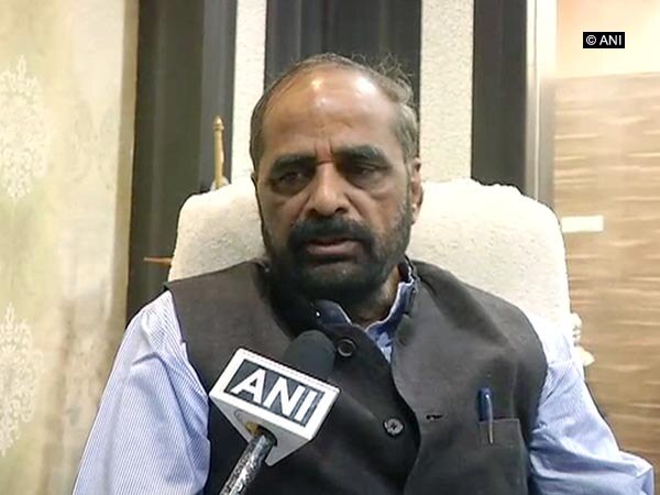 Hansraj Ahir blames WB, Bihar governments for violence Hansraj Ahir blames WB, Bihar governments for violence