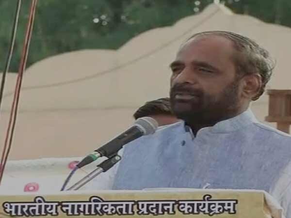 MoS Home Hansraj Ahir accuses Nigerians in Delhi of 'drug-dealing' MoS Home Hansraj Ahir accuses Nigerians in Delhi of 'drug-dealing'