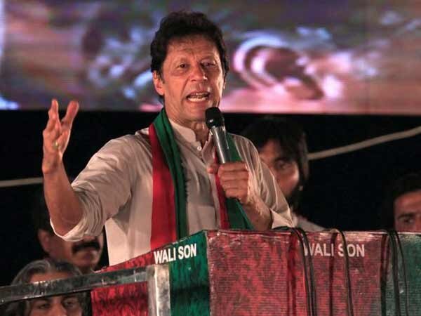 Pak EC issues non-bailable arrest warrants for PTI chief  Pak EC issues non-bailable arrest warrants for PTI chief
