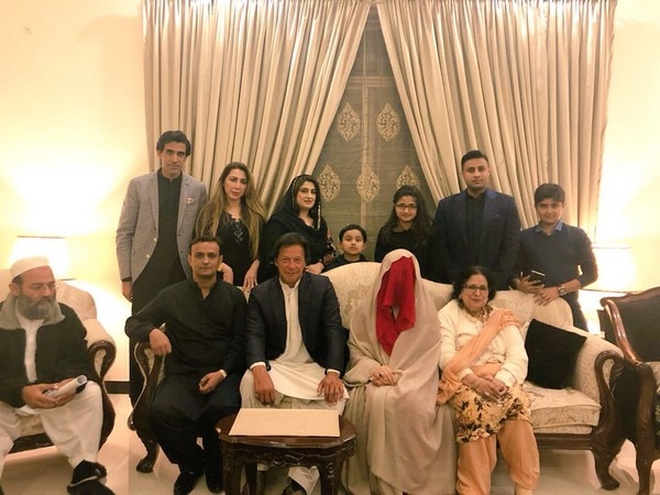 Imran Khan thanks well-wishers for prayers on 3rd marriage Imran Khan thanks well-wishers for prayers on 3rd marriage