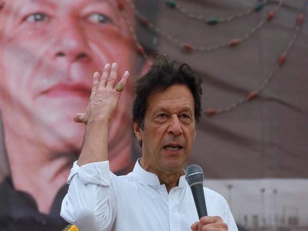 Imran Khan to take oath as Pak PM tomorrow Imran Khan to take oath as Pak PM tomorrow