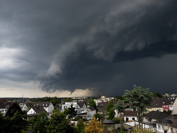 Tropical storm kills 20 in Indonesia