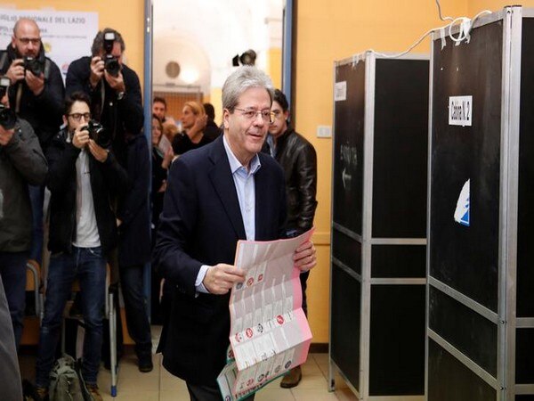 Italy begins voting for new Parliament Italy begins voting for new Parliament