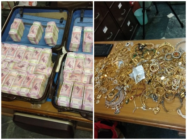 Delhi IT Dept raids U& I Vaults, seizes Rs 21 Cr Delhi IT Dept raids U& I Vaults, seizes Rs 21 Cr