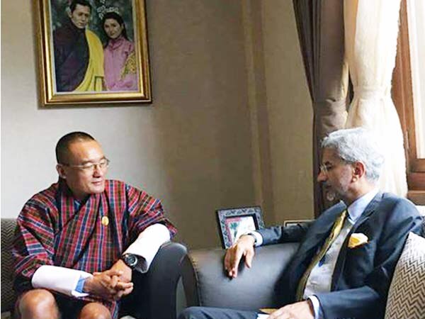 Indian Foreign Secretary meets Bhutanese PM Indian Foreign Secretary meets Bhutanese PM