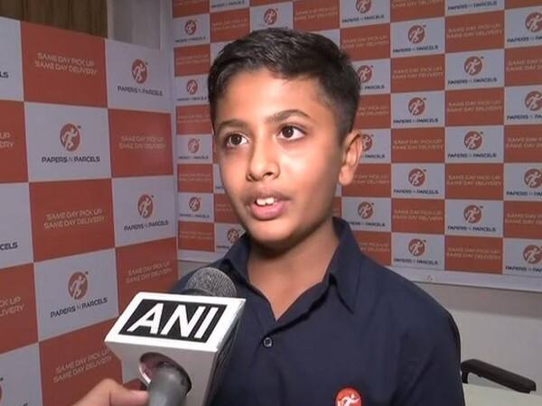 Mumbai boy ties up with Dabbawallas, launches courier service Mumbai boy ties up with Dabbawallas, launches courier service