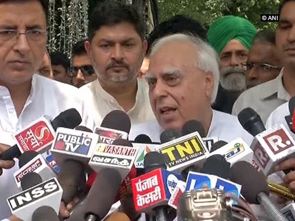 K'taka polls: Cong seeks disqualification of BJP's Sriramulu