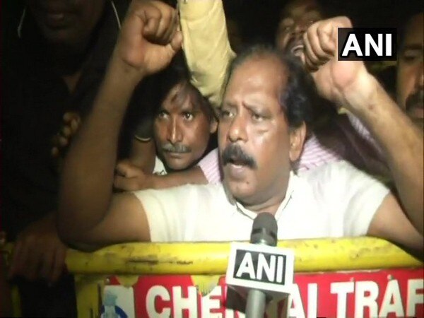 Give our thalaiva back: Karunanidhi's supporters stay undeterred outside hospital Give our thalaiva back: Karunanidhi's supporters stay undeterred outside hospital