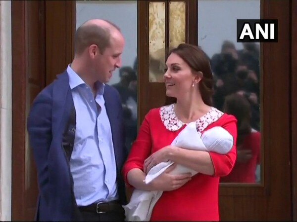 Kate Middleton, Prince William pose with new royal baby Kate Middleton, Prince William pose with new royal baby