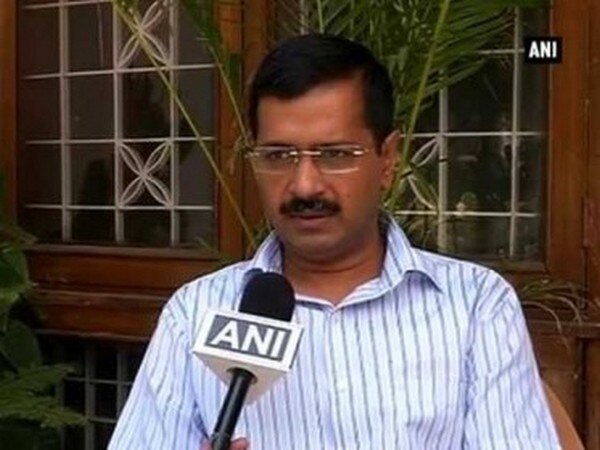 Kejriwal  apologises to Kapil Sibal Kejriwal  apologises to Kapil Sibal