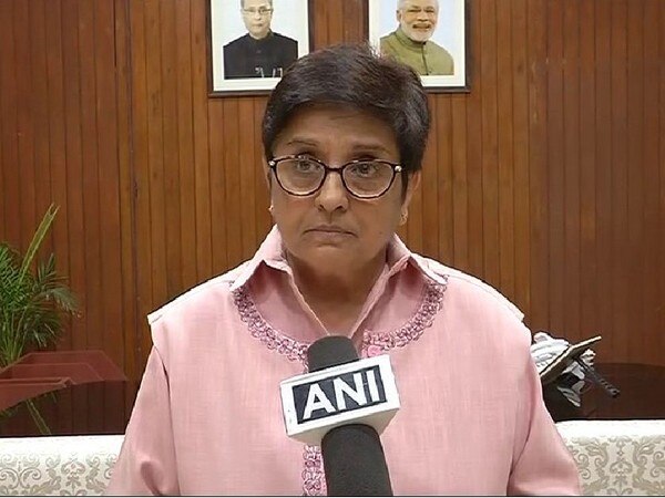 Kiran Bedi's Twitter handle hacked Kiran Bedi's Twitter handle hacked