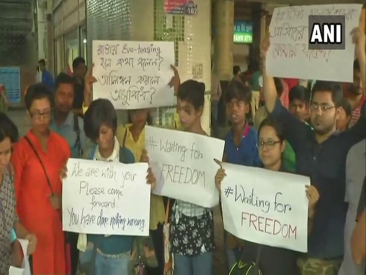 Kolkata steps out to protest moral policing in metro Kolkata steps out to protest moral policing in metro