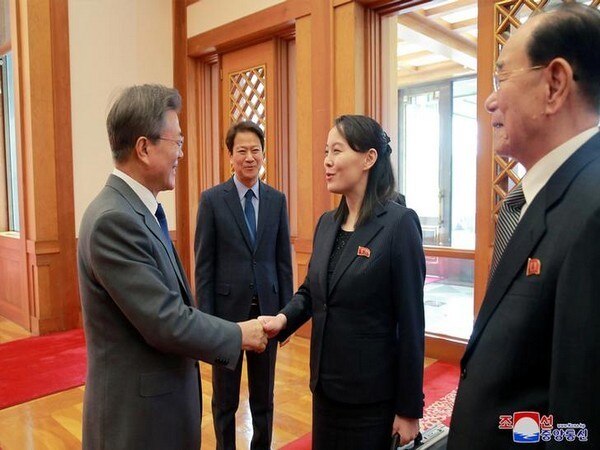 S Korean PM hosts lunch for North Korean delegation S Korean PM hosts lunch for North Korean delegation