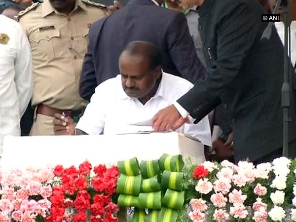 Kumaraswamy leads JD(S) back to power in K'taka Kumaraswamy leads JD(S) back to power in K'taka