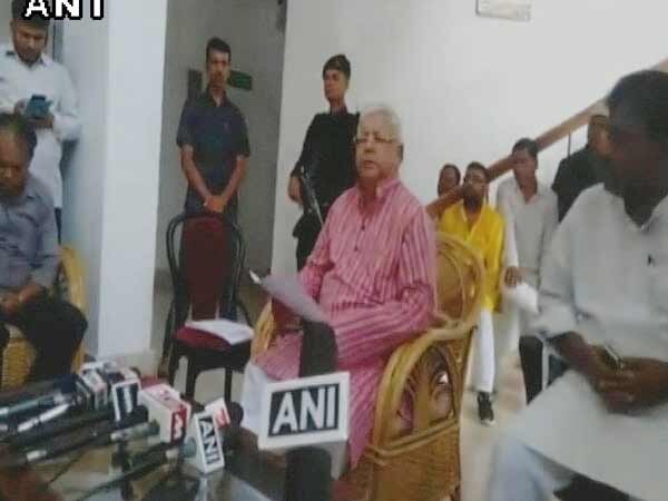 Lalu accuses Nitish of murdering democracy in Bihar Lalu accuses Nitish of murdering democracy in Bihar