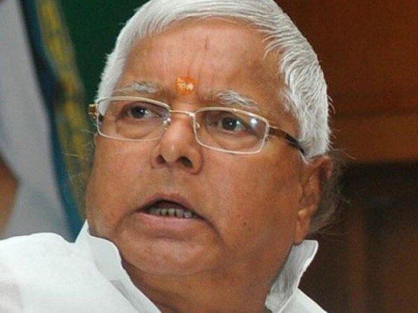 Barking dogs disturbing Lalu's sleep at hospital Barking dogs disturbing Lalu's sleep at hospital