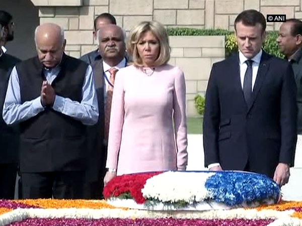 French President visits Rajghat French President visits Rajghat