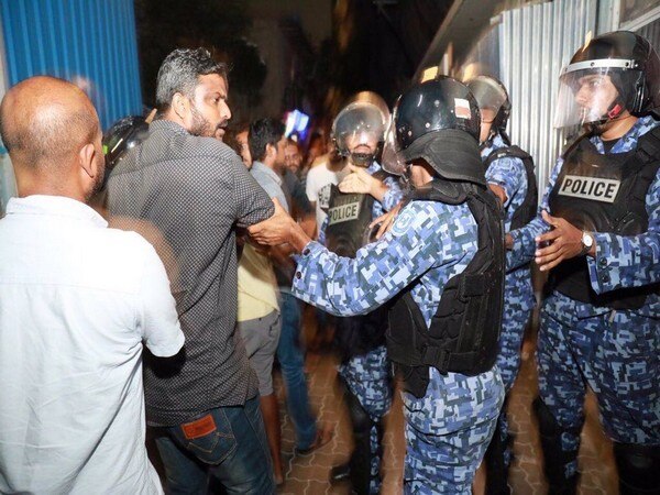 Maldives crisis: Massive protests outside Chief Justice's house Maldives crisis: Massive protests outside Chief Justice's house