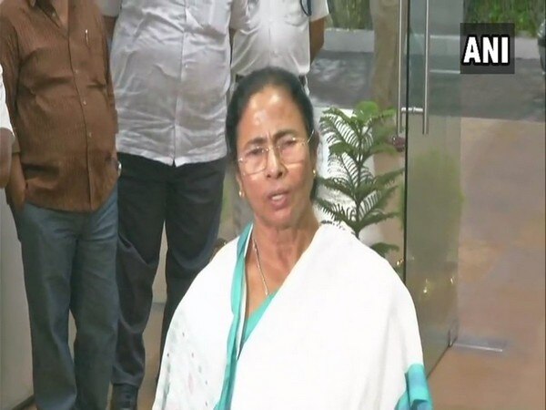 Mamata Banerjee takes on BJP over K'taka political turmoil Mamata Banerjee takes on BJP over K'taka political turmoil