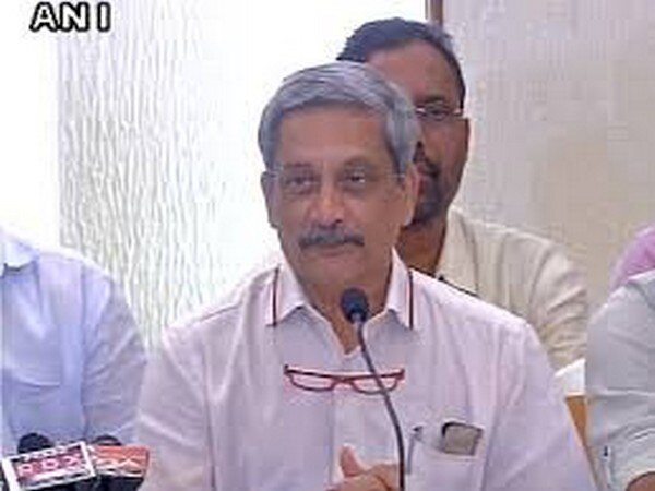 Shiv Sena slams Parrikar over his alleged remark on returing to Defence Ministry Shiv Sena slams Parrikar over his alleged remark on returing to Defence Ministry