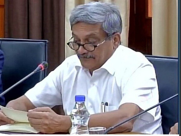 Mumbai hospital rejects rumors, says Parrikar responding well to treatment Mumbai hospital rejects rumors, says Parrikar responding well to treatment