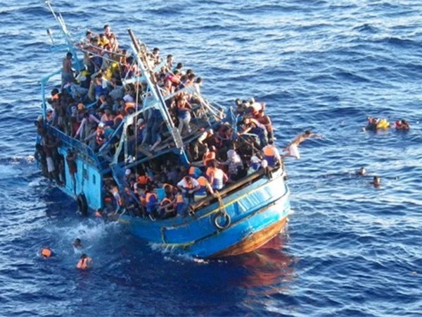 64 feared dead after smuggling boat sinks in Mediterranean 64 feared dead after smuggling boat sinks in Mediterranean