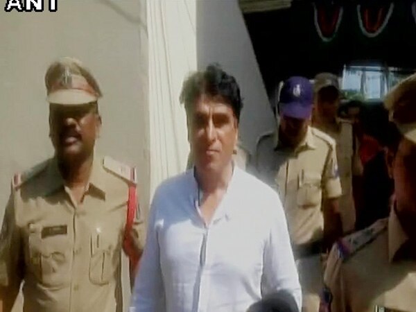 'Chennai Express' producer Kareem Morani surrenders before police in rape case 'Chennai Express' producer Kareem Morani surrenders before police in rape case