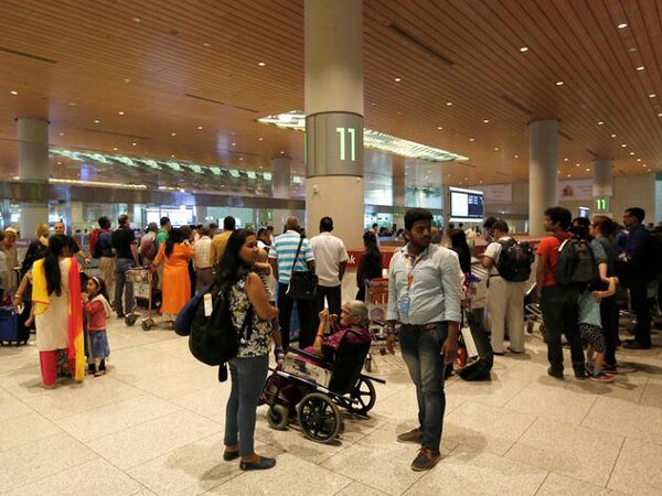 Ruckus at Mumbai Airport Ruckus at Mumbai Airport