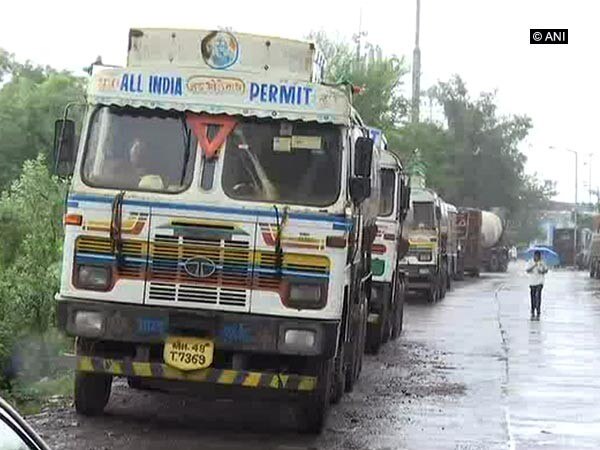 Mumbaikars bear brunt of transport unions strike Mumbaikars bear brunt of transport unions strike