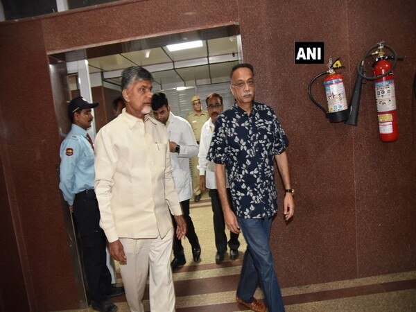 Andhra CM visits Vajpayee at AIIMS Andhra CM visits Vajpayee at AIIMS