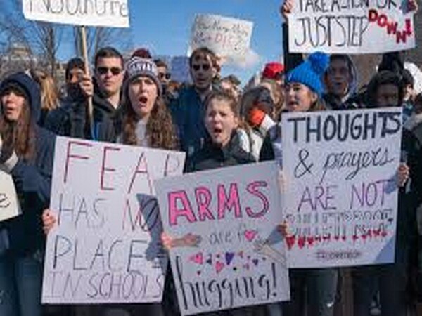 Gun violence protest: US students walk out of classes Gun violence protest: US students walk out of classes