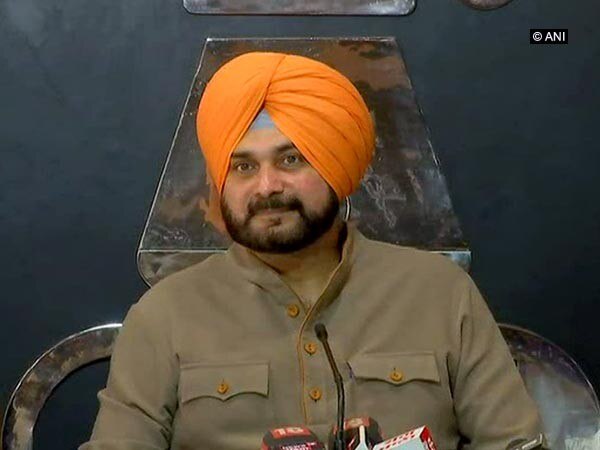 Sidhu to attend Imran Khan's swearing-in ceremony Sidhu to attend Imran Khan's swearing-in ceremony