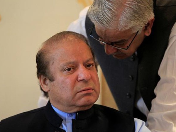 Panamagate JIT head submits documents against Sharif family's 'corruption' before NAB