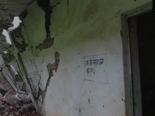 Naxals destroy school in Jharkhand Naxals destroy school in Jharkhand Naxals destroy school in Jharkhand